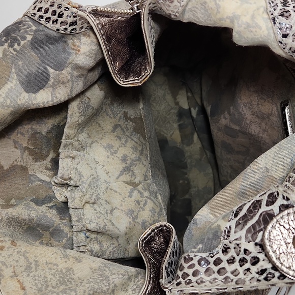 Elliott Lucca Python Grey metallic Hobo bag. - Picture 7 of 9
